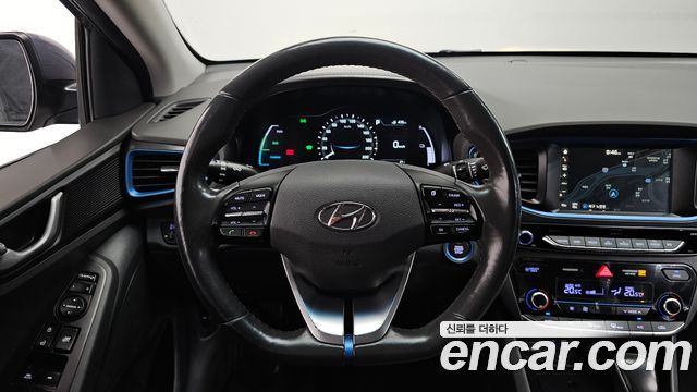 Hyundai Ioniq 2016 — photo 13