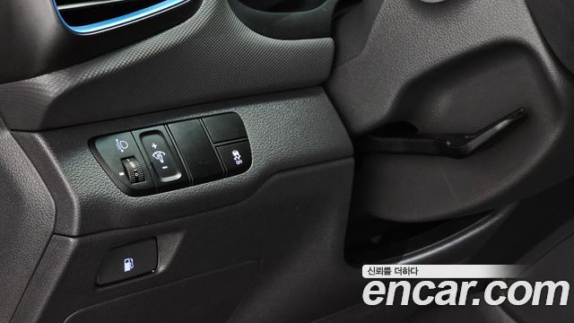Hyundai Ioniq 2016 — photo 14