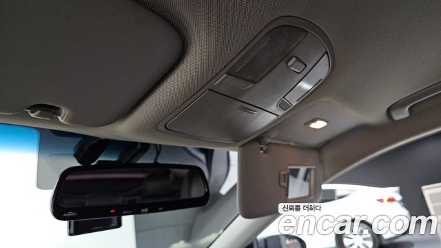 Hyundai Ioniq 2016 — photo 18