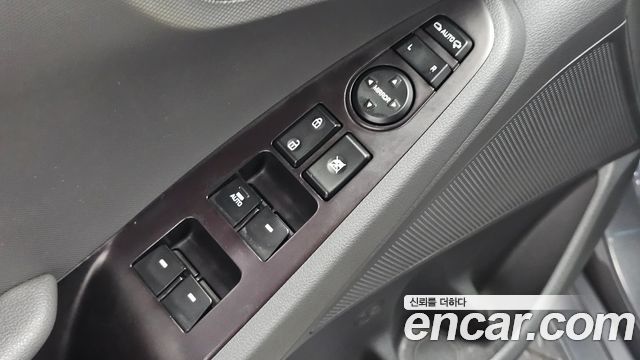 Hyundai Ioniq 2016 — photo 19