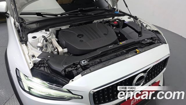 Volvo V60 2022 — photo 6