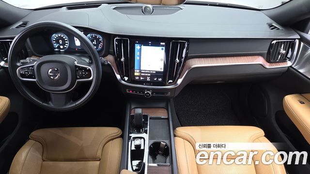 Volvo V60 2022 — photo 7