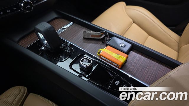 Volvo V60 2022 — photo 9