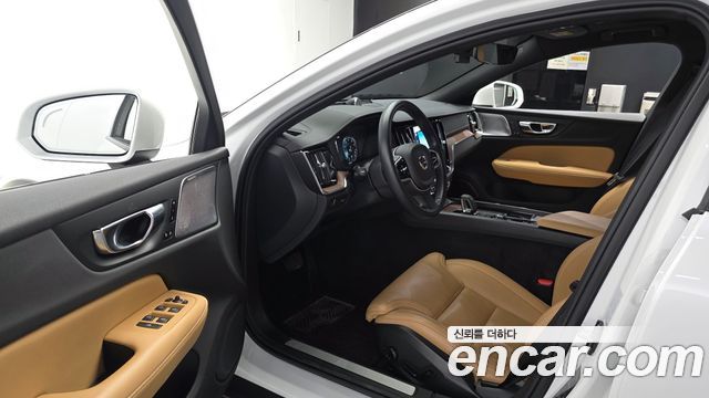 Volvo V60 2022 — photo 10