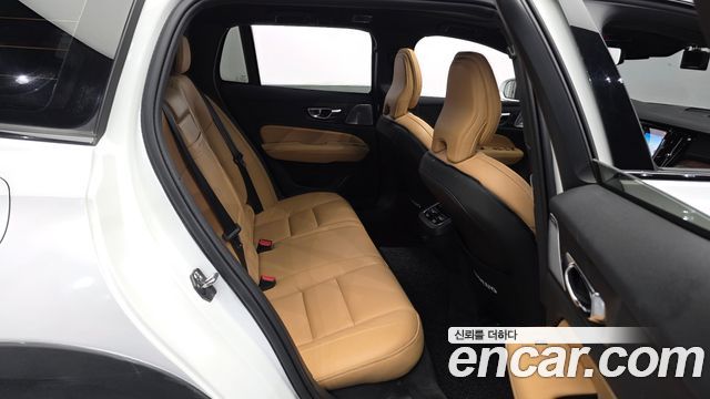 Volvo V60 2022 — photo 12