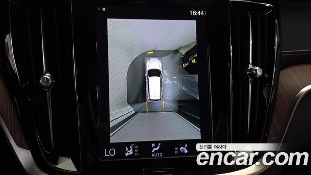 Volvo V60 2022 — photo 14
