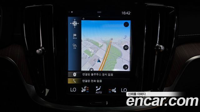 Volvo V60 2022 — photo 15