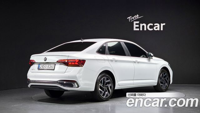 Volkswagen Jetta 2024 — photo 2