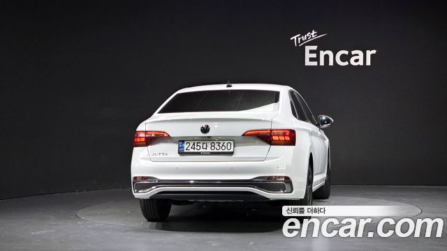 Volkswagen Jetta 2024 — photo 4