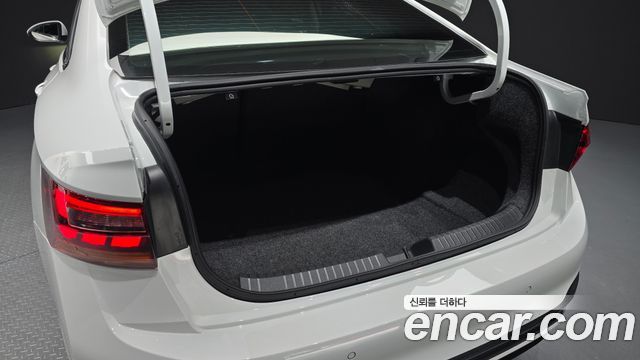 Volkswagen Jetta 2024 — photo 26