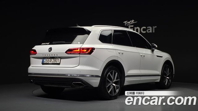 Volkswagen Touareg 2020 — photo 2