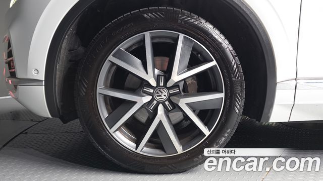 Volkswagen Touareg 2020 — photo 5