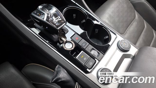 Volkswagen Touareg 2020 — photo 9