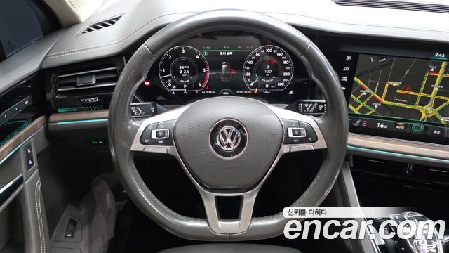 Volkswagen Touareg 2020 — photo 13