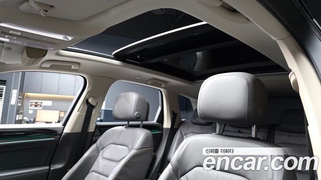 Volkswagen Touareg 2020 — photo 18