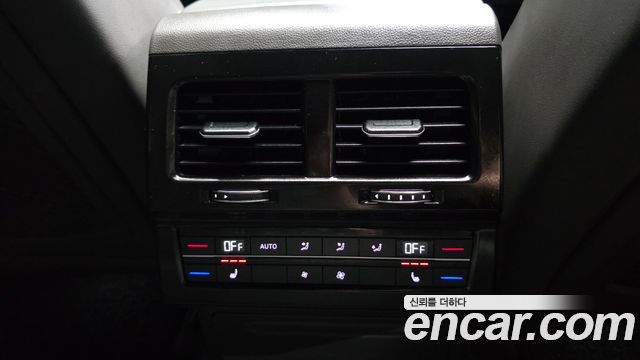 Volkswagen Touareg 2020 — photo 19