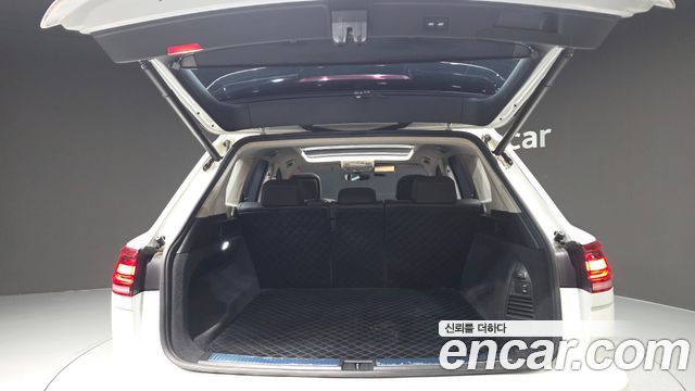 Volkswagen Touareg 2020 — photo 20