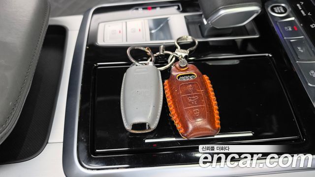 Audi Q8 2021 — photo 21