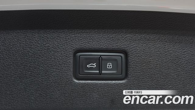 Audi Q8 2021 — photo 22