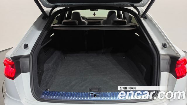 Audi Q8 2021 — photo 23