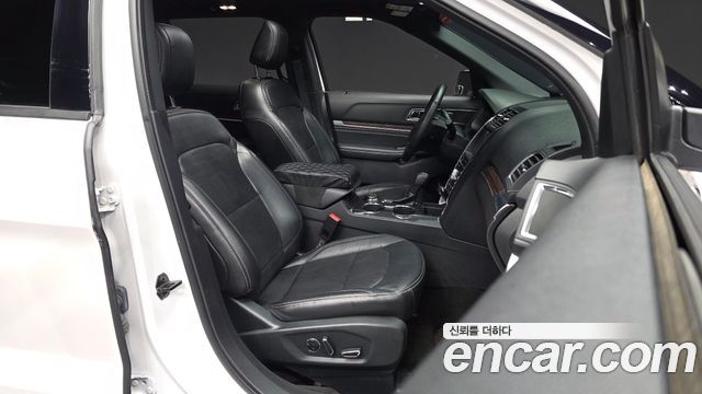 Ford Explorer 2018 — photo 11