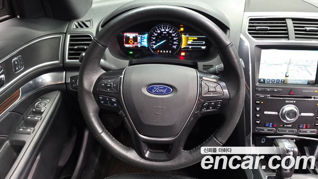 Ford Explorer 2018 — photo 13