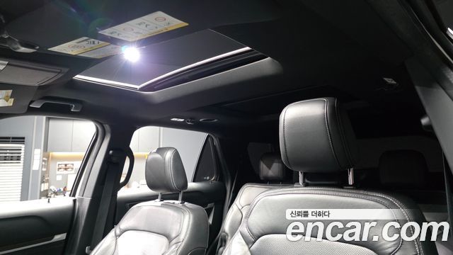 Ford Explorer 2018 — photo 19