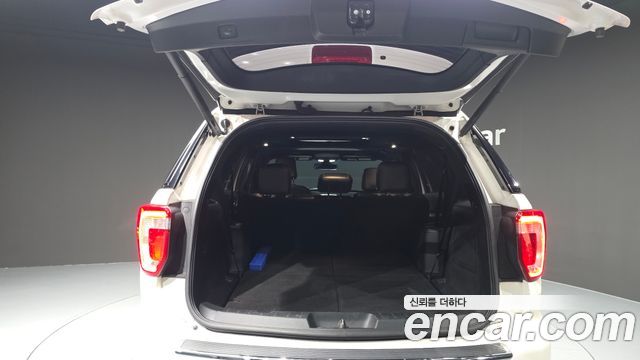 Ford Explorer 2018 — photo 20