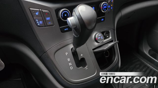 Hyundai Starex 2016 — photo 9