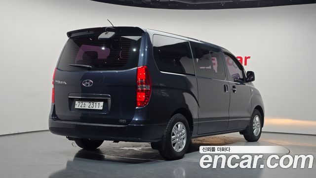 Hyundai Starex 2017 — photo 2