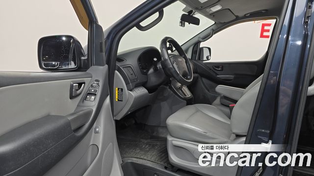 Hyundai Starex 2017 — photo 10