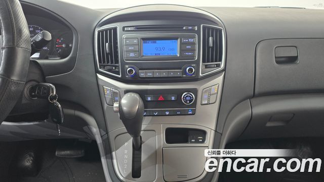 Hyundai Starex 2017 — photo 13