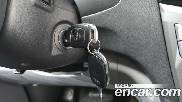 Hyundai Starex 2017 — photo 17