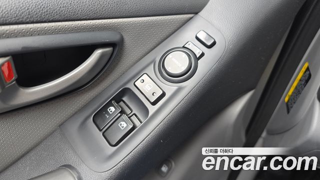 Hyundai Starex 2017 — photo 18