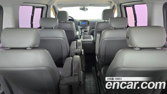 Hyundai Starex 2017 — photo 19