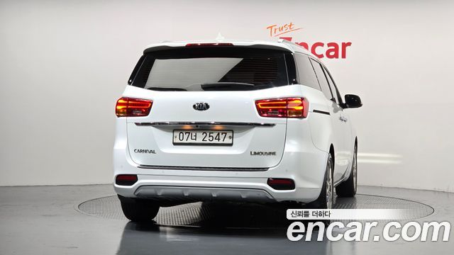 Kia Canival 2019 — photo 4