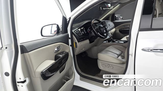 Kia Canival 2019 — photo 10