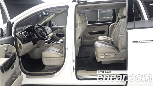 Kia Canival 2019 — photo 11