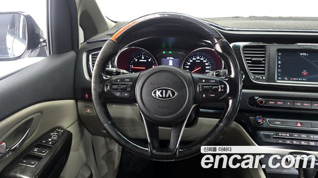 Kia Canival 2019 — photo 12