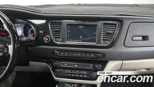 Kia Canival 2019 — photo 17