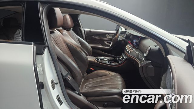 Mercedes-Benz CLS-Class 2019 — photo 16