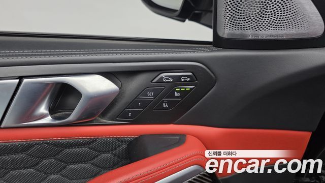 BMW X6M 2023 — photo 35