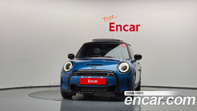 Mini Cooper 2023 — photo 3