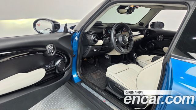 Mini Cooper 2023 — photo 13