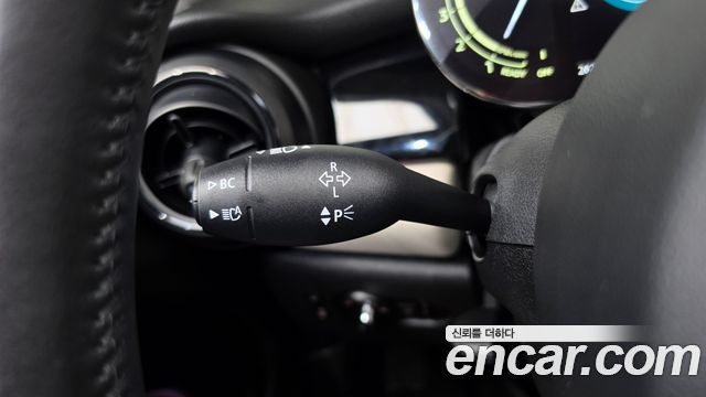 Mini Cooper 2023 — photo 26