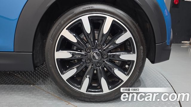 Mini Cooper 2023 — photo 7