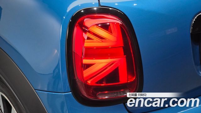 Mini Cooper 2023 — photo 9