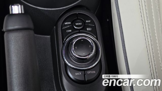 Mini Cooper 2023 — photo 29
