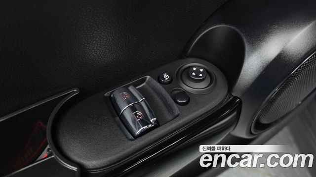 Mini Cooper 2023 — photo 31