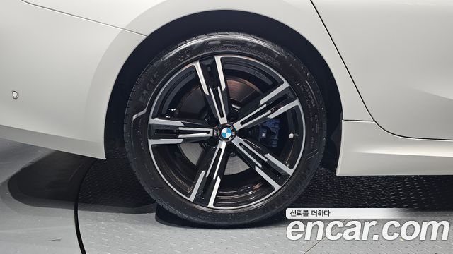 BMW 3-Series 2024 — photo 5